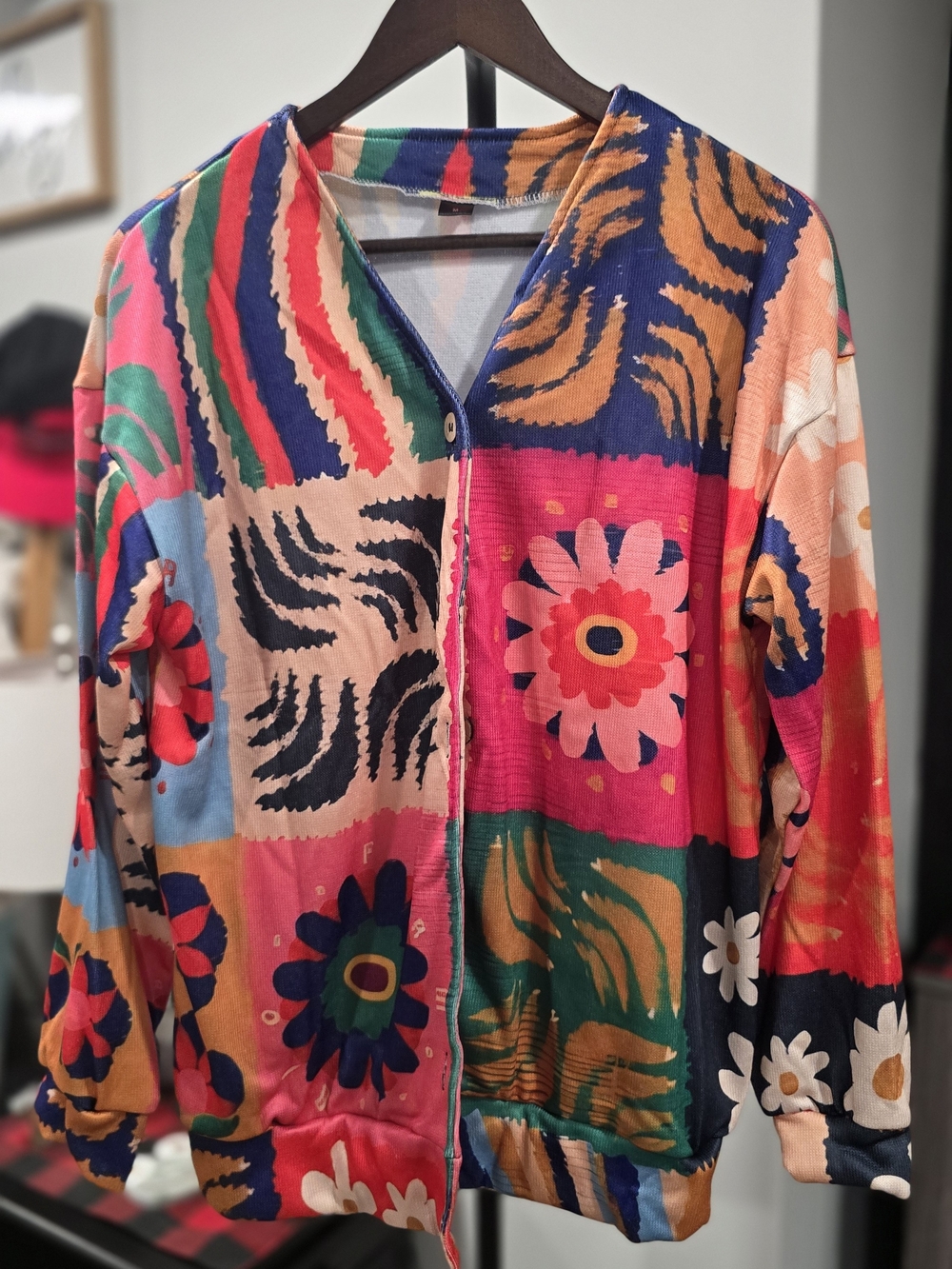NWOT Bold Abstract Daisy Patchwork Cardigan Top - Size M
